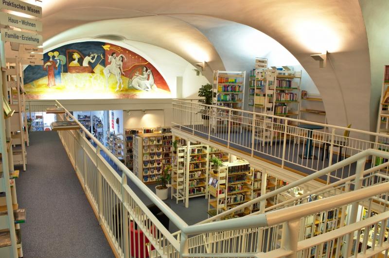 Bücherei Wolfsberg innen